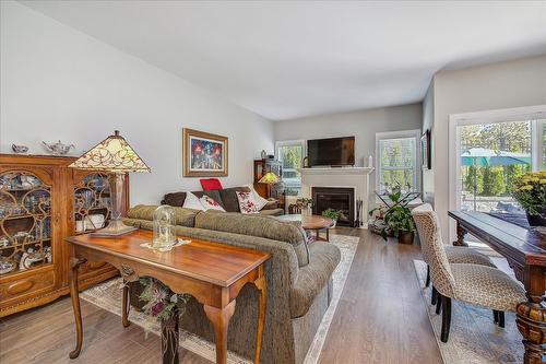 3407 Ironwood Drive, West Kelowna, BC - Indoor Photo Showing Living Room With Fireplace