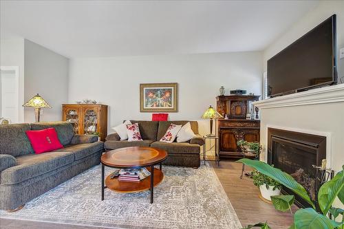 3407 Ironwood Drive, West Kelowna, BC - Indoor Photo Showing Living Room With Fireplace