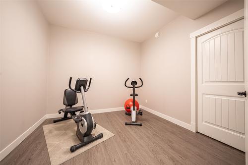 34-2444 York Avenue, Armstrong, BC - Indoor Photo Showing Gym Room