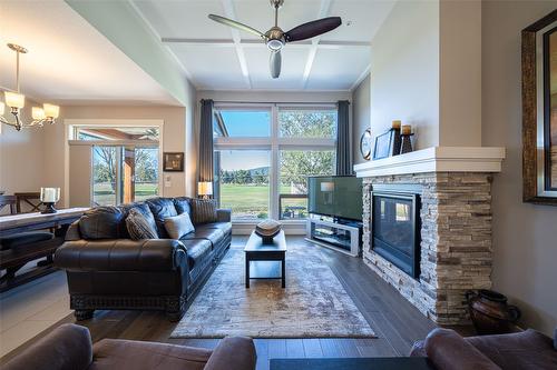 34-2444 York Avenue, Armstrong, BC - Indoor Photo Showing Living Room With Fireplace