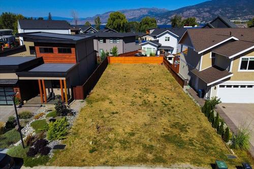 888 Johnson Street, Summerland, BC - Outdoor