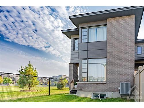 422 Trident Mews, Ottawa, ON 