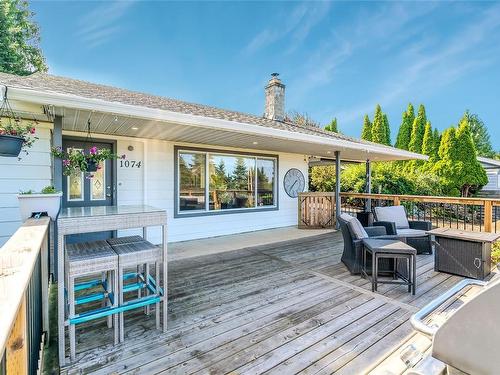 1074 Centre Cres, Qualicum Beach, BC 