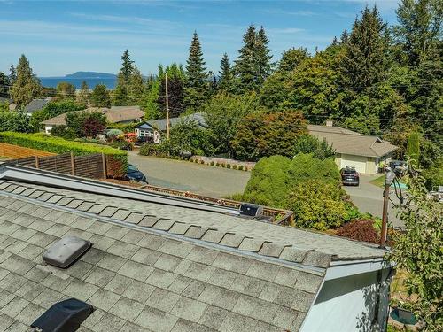 1074 Centre Cres, Qualicum Beach, BC 