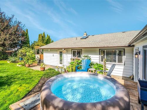 1074 Centre Cres, Qualicum Beach, BC 