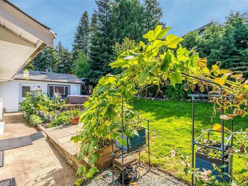 1074 Centre Cres, Qualicum Beach, BC 