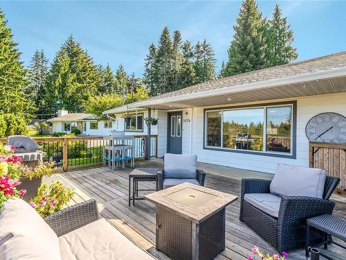 1074 Centre Cres, Qualicum Beach, BC 