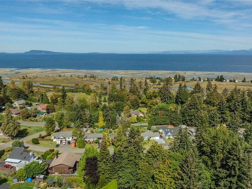 1074 Centre Cres, Qualicum Beach, BC 