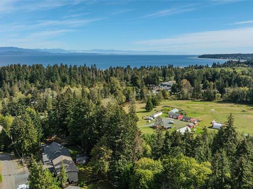 1074 Centre Cres, Qualicum Beach, BC 