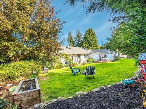 1074 Centre Cres, Qualicum Beach, BC 