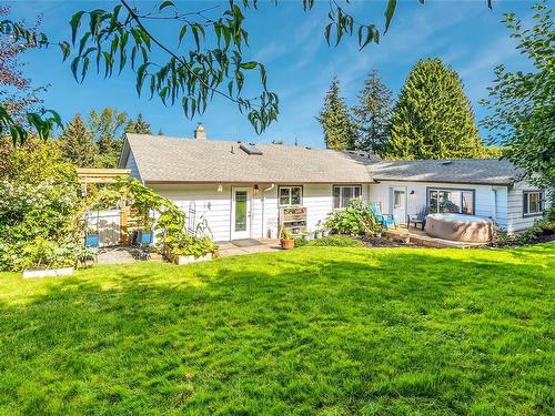 1074 Centre Cres, Qualicum Beach, BC 