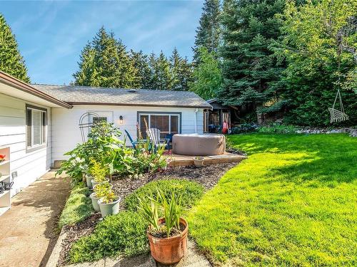 1074 Centre Cres, Qualicum Beach, BC 