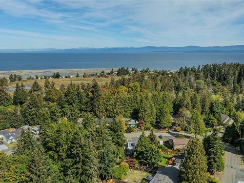 1074 Centre Cres, Qualicum Beach, BC 