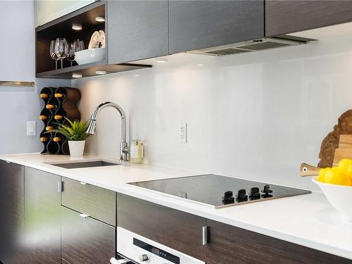 429-770 Fisgard St, Victoria, BC - Indoor Photo Showing Kitchen