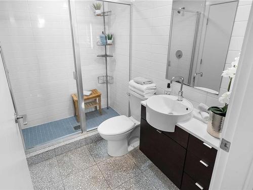 429-770 Fisgard St, Victoria, BC - Indoor Photo Showing Bathroom