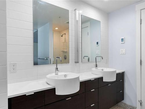 429-770 Fisgard St, Victoria, BC - Indoor Photo Showing Bathroom