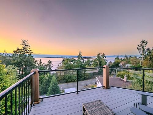 3182 Dolphin Dr, Nanoose Bay, BC 