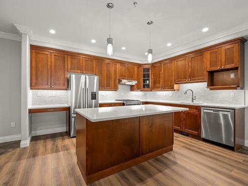 536-3666 Royal Vista Way, Courtenay, BC - Indoor Photo Showing Kitchen With Upgraded Kitchen