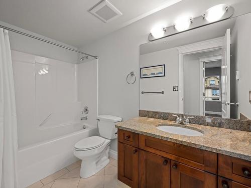 536-3666 Royal Vista Way, Courtenay, BC - Indoor Photo Showing Bathroom