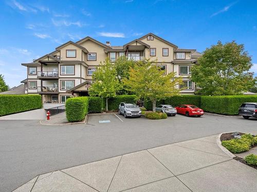 536-3666 Royal Vista Way, Courtenay, BC - Outdoor With Facade