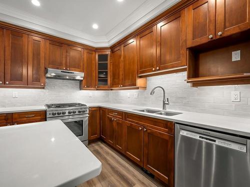 536-3666 Royal Vista Way, Courtenay, BC - Indoor Photo Showing Kitchen With Double Sink