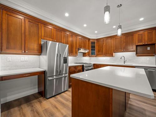 536-3666 Royal Vista Way, Courtenay, BC - Indoor Photo Showing Kitchen