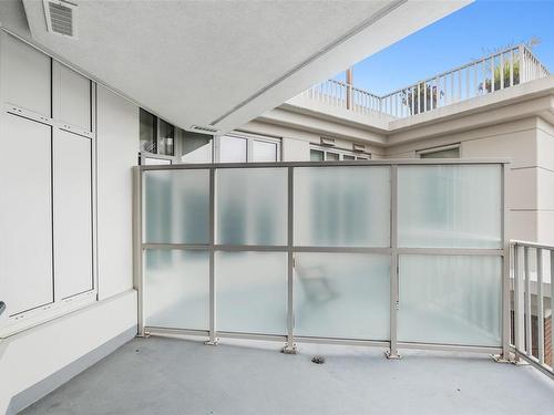 401-999 Burdett Ave, Victoria, BC - Outdoor With Balcony With Exterior