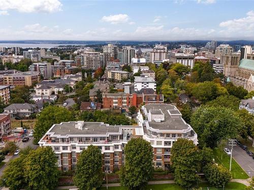 401-999 Burdett Ave, Victoria, BC - Outdoor With View