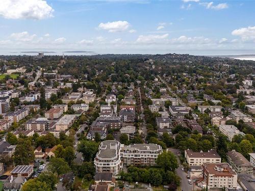 401-999 Burdett Ave, Victoria, BC - Outdoor With View