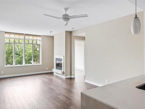 401-999 Burdett Ave, Victoria, BC - Indoor With Fireplace