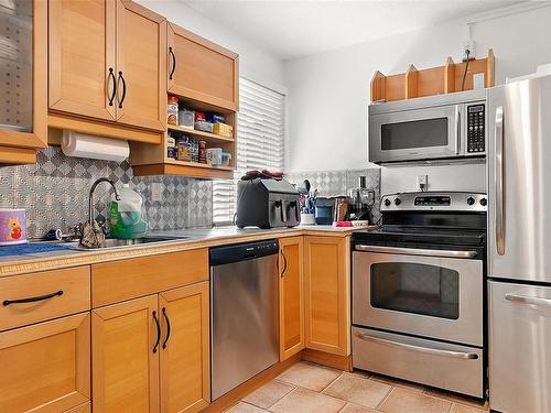 101-636 Granderson Rd, Langford, BC - Indoor Photo Showing Kitchen