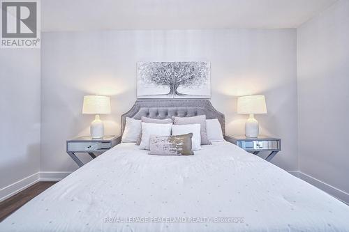 1336 Bunnell Drive, Burlington, ON - Indoor Photo Showing Bedroom