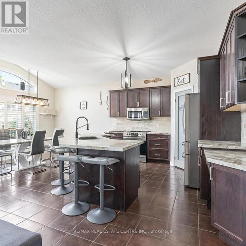 6 Wardlaw Avenue, Orangeville, ON - Indoor Photo Showing Living Room