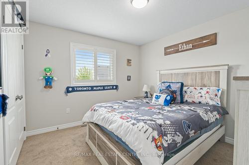 6 Wardlaw Avenue, Orangeville, ON - Indoor Photo Showing Bedroom