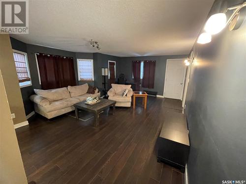 130 5Th Street, Bredenbury, SK - Indoor Photo Showing Living Room