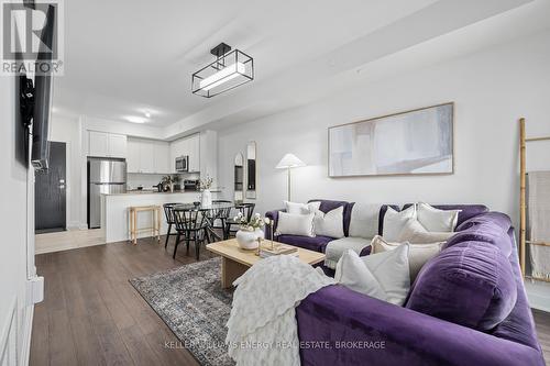 314 - 50 Lakebreeze Drive, Clarington (Newcastle), ON - Indoor Photo Showing Living Room