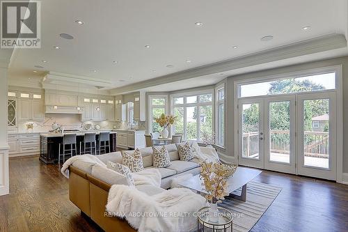 69 Heathview Avenue, Toronto, ON - Indoor Photo Showing Living Room