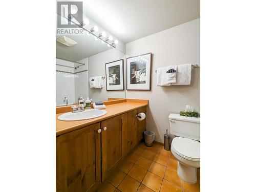 2060 Summit  Drive Unit# 403, Panorama, BC - Indoor Photo Showing Bathroom