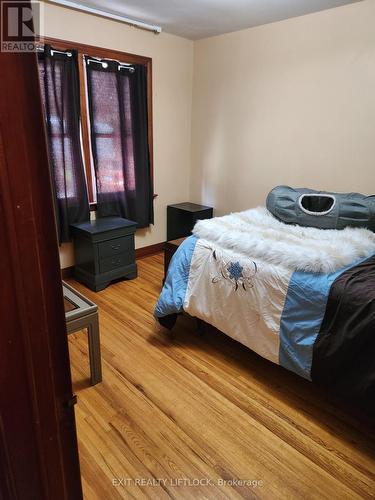 422 King George Street, Peterborough (Otonabee), ON - Indoor Photo Showing Bedroom