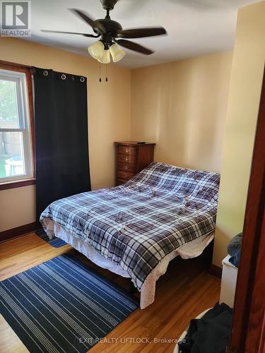 422 King George Street, Peterborough (Otonabee), ON - Indoor Photo Showing Bedroom