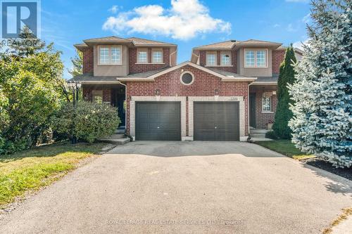 2294 Dalebrook Drive, Oakville (Uptown Core), ON - Outdoor With Facade