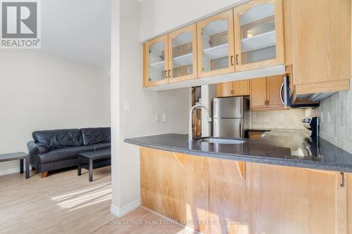 2294 Dalebrook Drive, Oakville (Uptown Core), ON - Indoor Photo Showing Kitchen