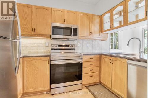 2294 Dalebrook Drive, Oakville (Uptown Core), ON - Indoor Photo Showing Kitchen