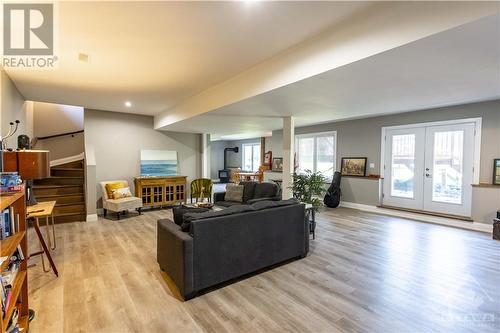 2070 8Th Line Road, Ottawa, ON - Indoor Photo Showing Living Room