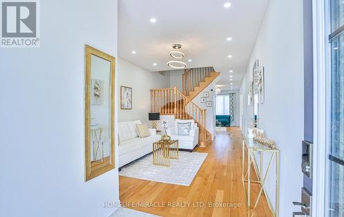 312 Bedrock Drive E, Hamilton, ON - Indoor Photo Showing Other Room