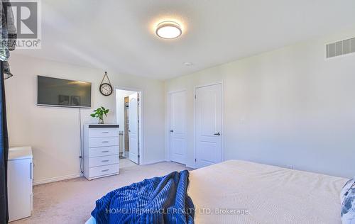 312 Bedrock Drive E, Hamilton, ON - Indoor Photo Showing Bedroom