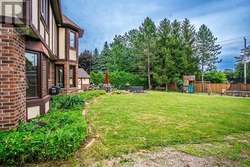 10 Angus Court, London, ON - Outdoor