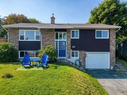 103 Ashgrove Avenue  Dartmouth, NS B2V 1G2