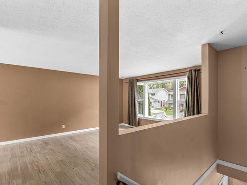 2678 Qu'Appelle Blvd, Kamloops, BC - Indoor Photo Showing Other Room