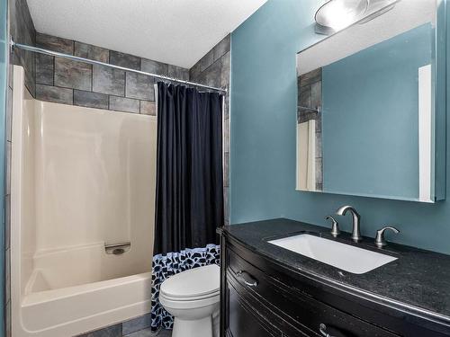 2678 Qu'Appelle Blvd, Kamloops, BC - Indoor Photo Showing Bathroom